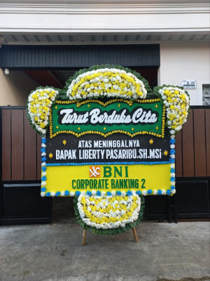 Papan Bunga Duka di Sindang Barang