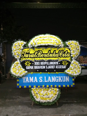 Papan Bunga Duka di Sindang Barang